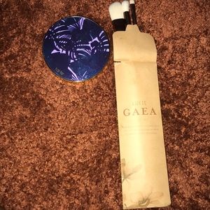 Eyeshadow palette and brushes